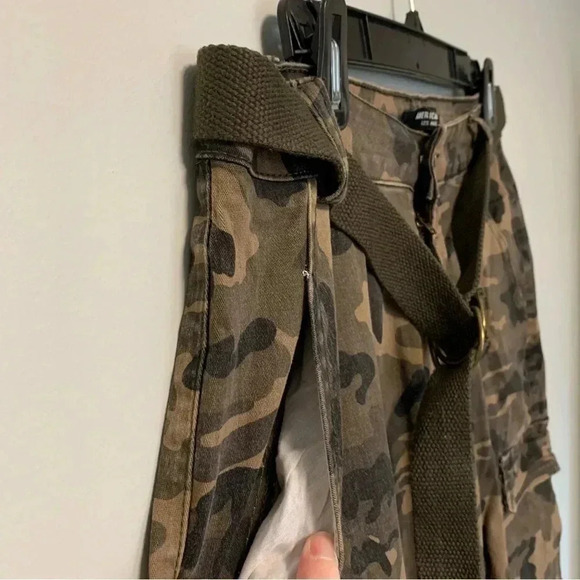 American Bazi cargo camo belted pants - Picture 5 of 11